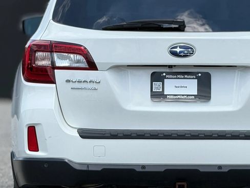 Used 2017 Subaru Outback 3.6R Touring AWD/4WD image 13