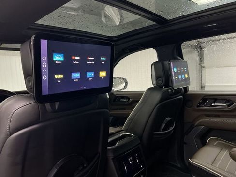 Certified 2025 GMC Yukon XL Denali Ultimate AWD/4WD image 36
