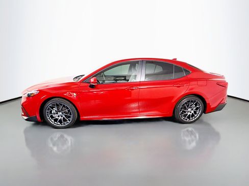 Used 2025 Toyota Camry SE w/ Convenience Package FWD image 6