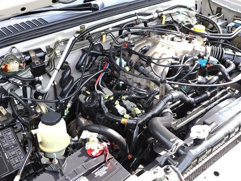 Used 2000 Nissan Frontier XE RWD image 39