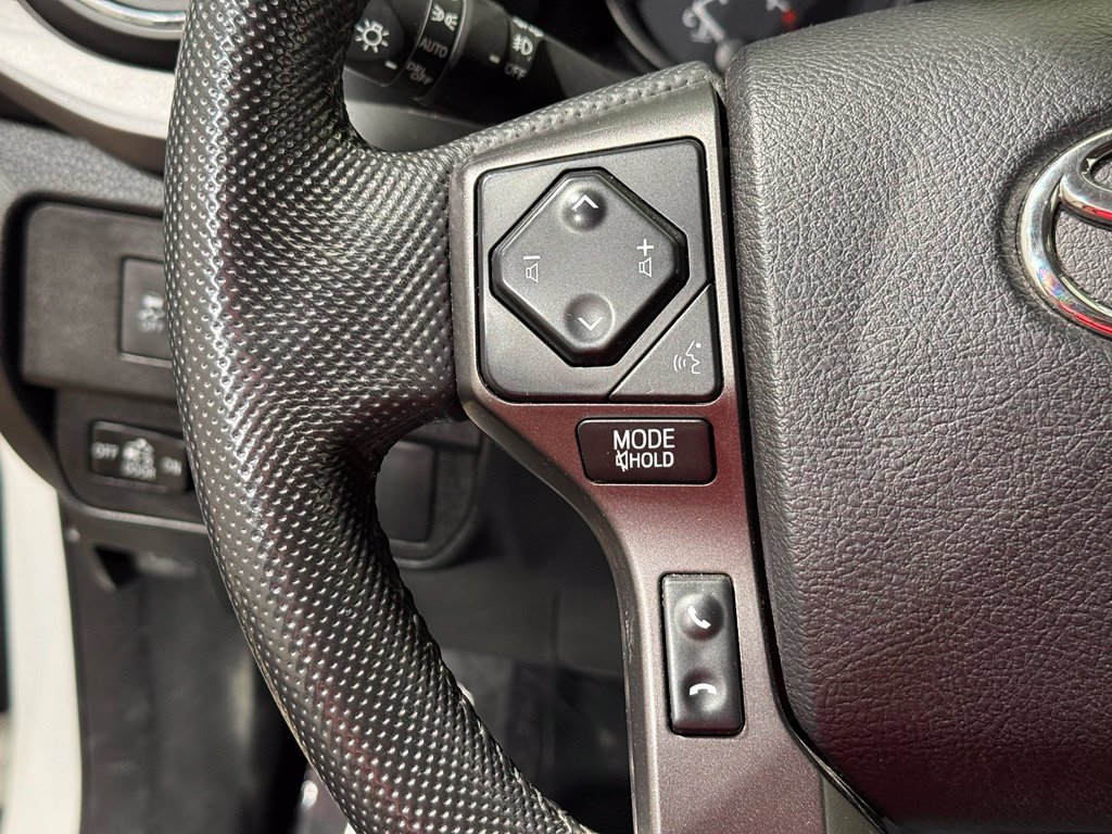 Used 2021 Toyota Tacoma TRD Off-Road AWD/4WD image 21