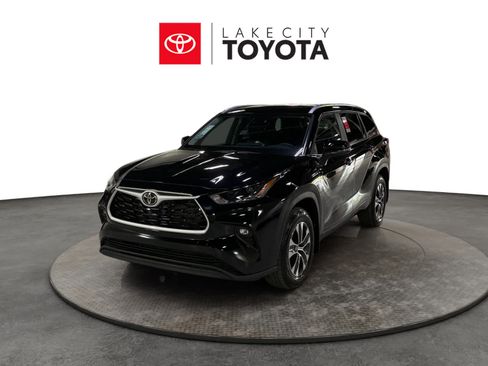New 2026 Toyota Highlander XLE AWD/4WD image 1