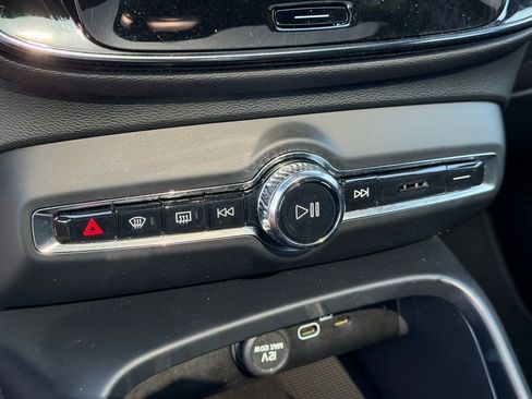 Certified 2023 Volvo C40 P8 Recharge Plus w/ Climate Package AWD/4WD image 34