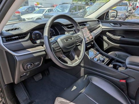 Used 2023 Jeep Grand Cherokee L Limited w/ Luxury Tech Group II AWD/4WD image 14
