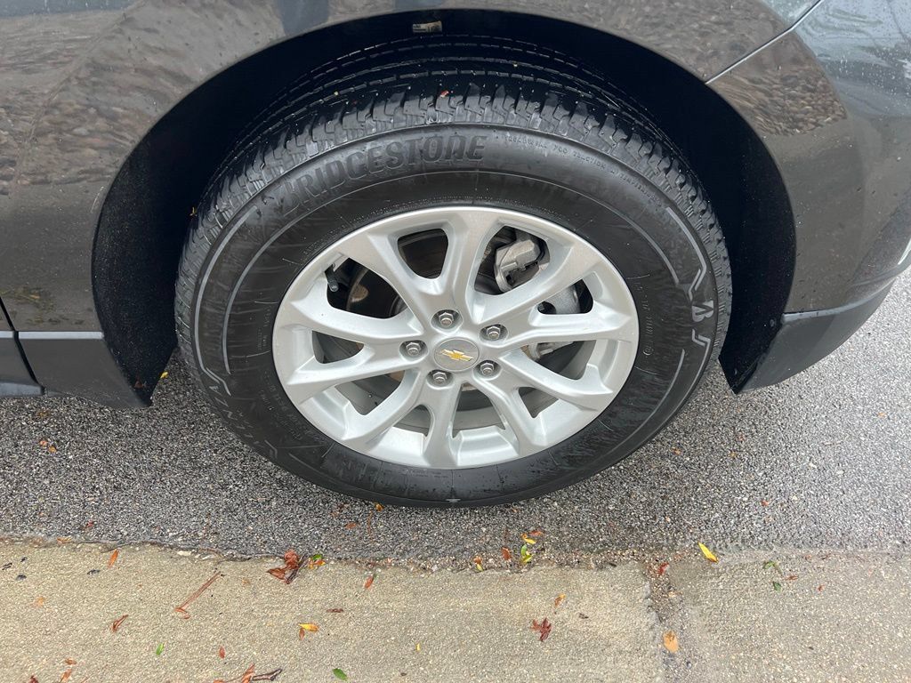 Used 2018 Chevrolet Equinox LT FWD image 12