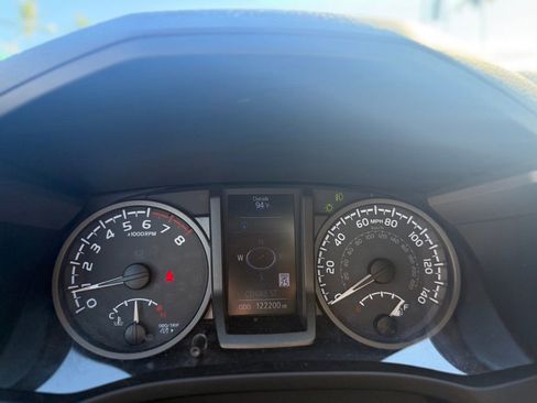 Used 2017 Toyota Tacoma SR AWD/4WD image 13