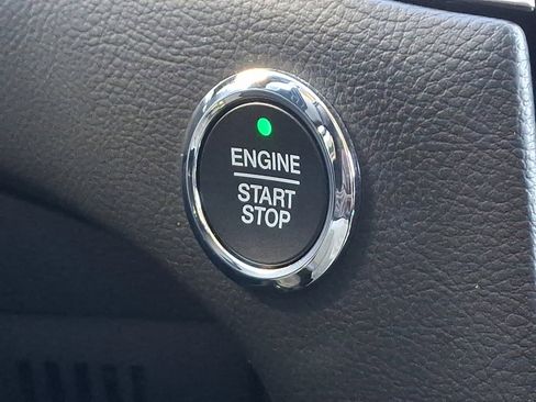 Used 2018 Ford Edge SEL w/ Equipment Group 201A image 22