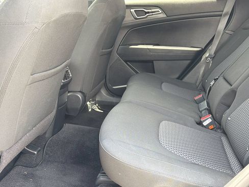 Used 2025 Kia Sportage LX FWD image 21
