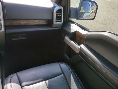 Used 2019 Ford F150 Lariat image 17