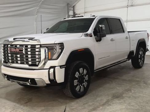 Used 2024 GMC Sierra 2500 Denali w/ Denali Reserve Package AWD/4WD image 8