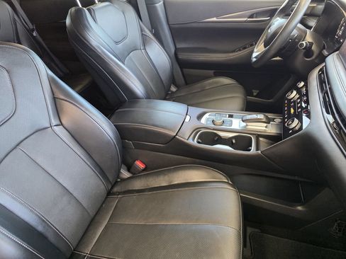 Used 2023 INFINITI QX60 Luxe w/ Performance Audio Package FWD image 12