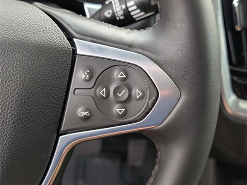 Used 2023 Chevrolet Traverse RS image 25