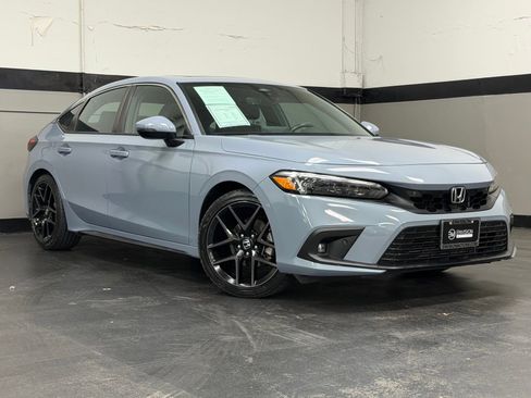 Used 2023 Honda Civic Sport Touring image 2