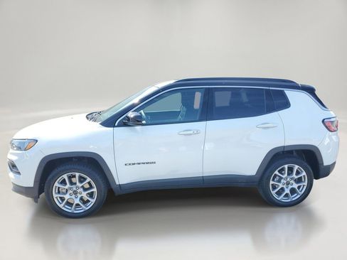 Used 2025 Jeep Compass Limited AWD/4WD image 4