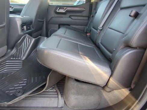 Used 2022 Chevrolet Silverado 1500 LT Trail Boss w/ LT Trail Boss Premium Package image 19