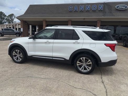 Certified 2020 Ford Explorer Platinum w/ Premium Technology Package AWD/4WD image 3