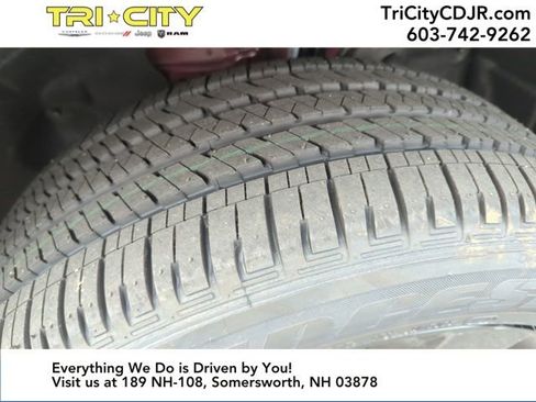 New 2025 Jeep Grand Cherokee Altitude image 27