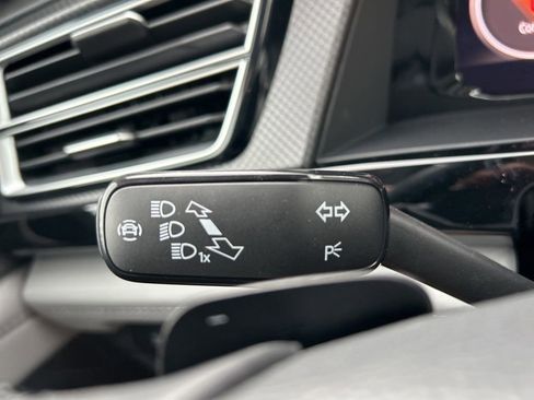 Used 2025 Volkswagen Atlas Peak Edition SE image 23