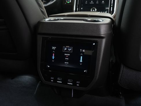 Used 2025 GMC Yukon Denali Ultimate w/ LPO, Floor Liner Package image 19