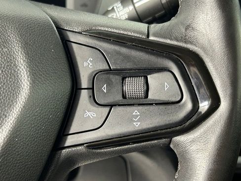 Used 2023 Chevrolet Bolt EUV Premier FWD image 26