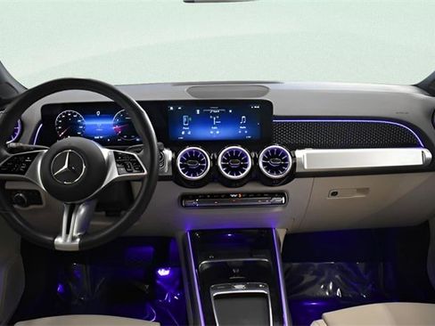 Used 2025 Mercedes-Benz GLB 250 4MATIC w/ Winter Package image 5