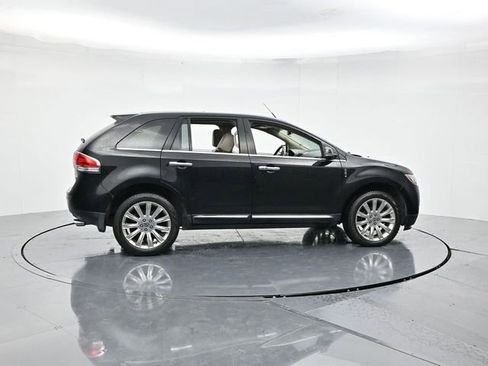 Used 2014 Lincoln MKX AWD w/ Equipment Group 102A image 2