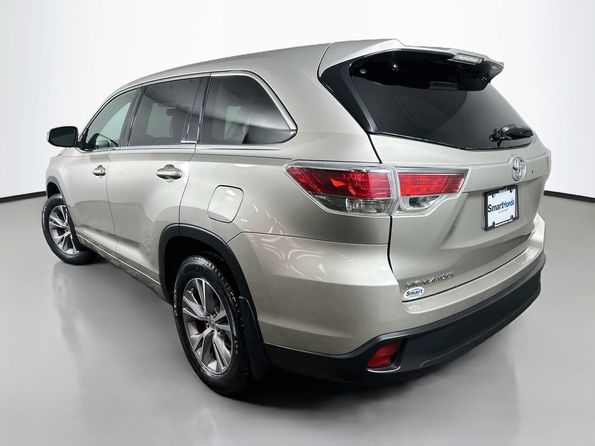 Used 2014 Toyota Highlander Plus AWD/4WD image 5