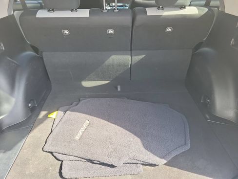 Used 2018 Toyota RAV4 XLE FWD image 15