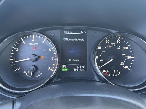 Used 2017 Nissan Rogue SV FWD image 15
