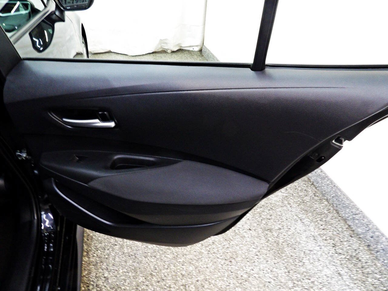 Used 2021 Toyota Corolla LE FWD image 12