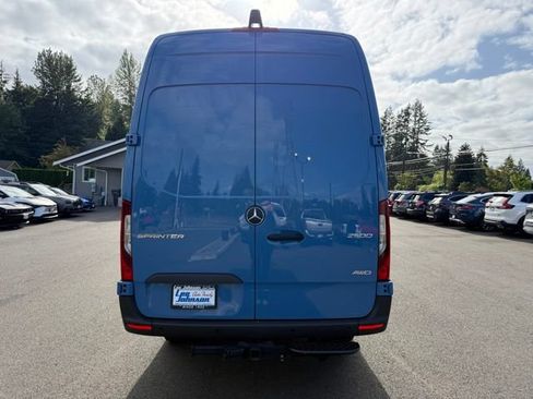 Used 2025 Mercedes-Benz Sprinter 2500 image 6