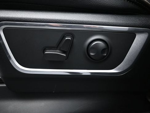 Used 2022 RAM 1500 Laramie w/ Sport Appearance Package AWD/4WD image 11
