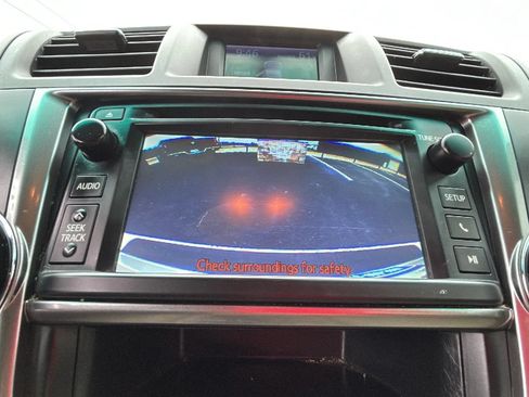 Used 2013 Toyota Highlander SE FWD image 15
