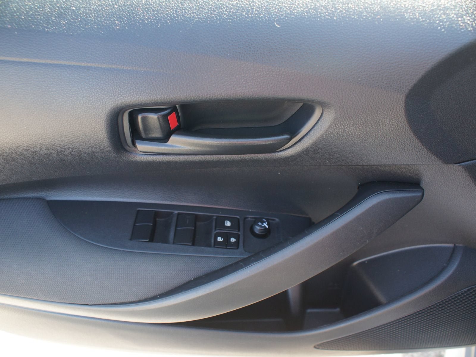 Used 2024 Toyota Corolla LE FWD image 27