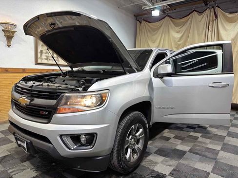 Used 2020 Chevrolet Colorado Z71 AWD/4WD image 12