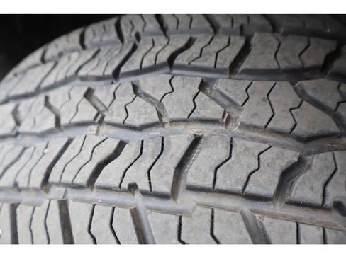 Used 2015 Jeep Cherokee Latitude AWD/4WD image 18