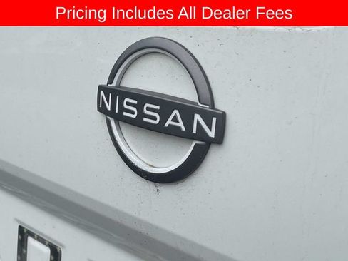 Used 2022 Nissan Frontier SV AWD/4WD image 11