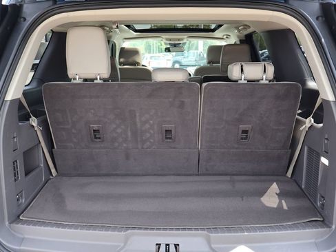 Used 2020 Ford Expedition XLT w/ Equipment Group 202A AWD/4WD image 27