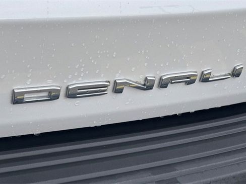 Used 2023 GMC Yukon XL Denali image 27