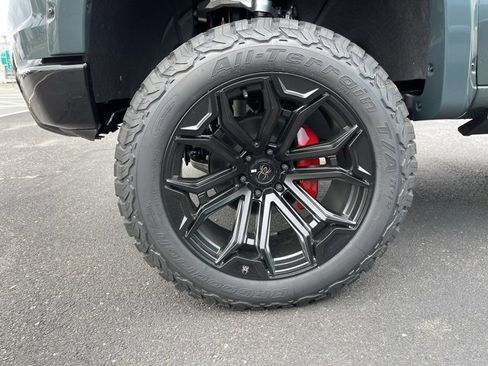 New 2025 Chevrolet Silverado 1500 LT Trail Boss w/ Convenience Package II image 4