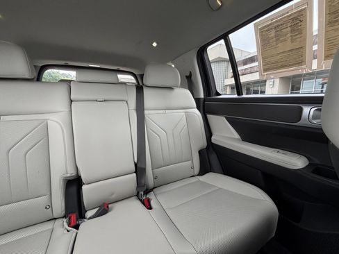 Used 2025 Hyundai Santa Fe SEL AWD/4WD image 39