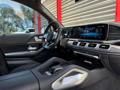 Used 2023 Mercedes-Benz GLS 580 4MATIC image 29