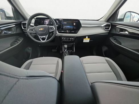 New 2026 Chevrolet TrailBlazer LT w/ Convenience Package FWD image 10