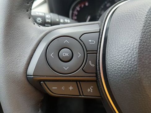 Used 2025 Toyota RAV4 XLE Premium FWD image 18