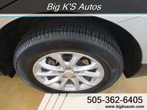 Used 2020 Chevrolet Equinox LS image 9