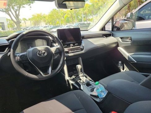 Used 2024 Toyota Corolla Cross LE FWD image 8