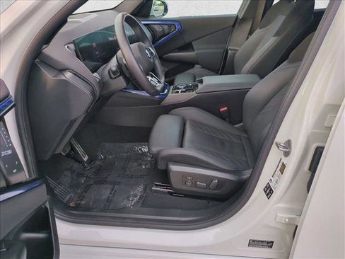 Certified 2025 BMW X3 xDrive30i w/ M Sport Package image 16