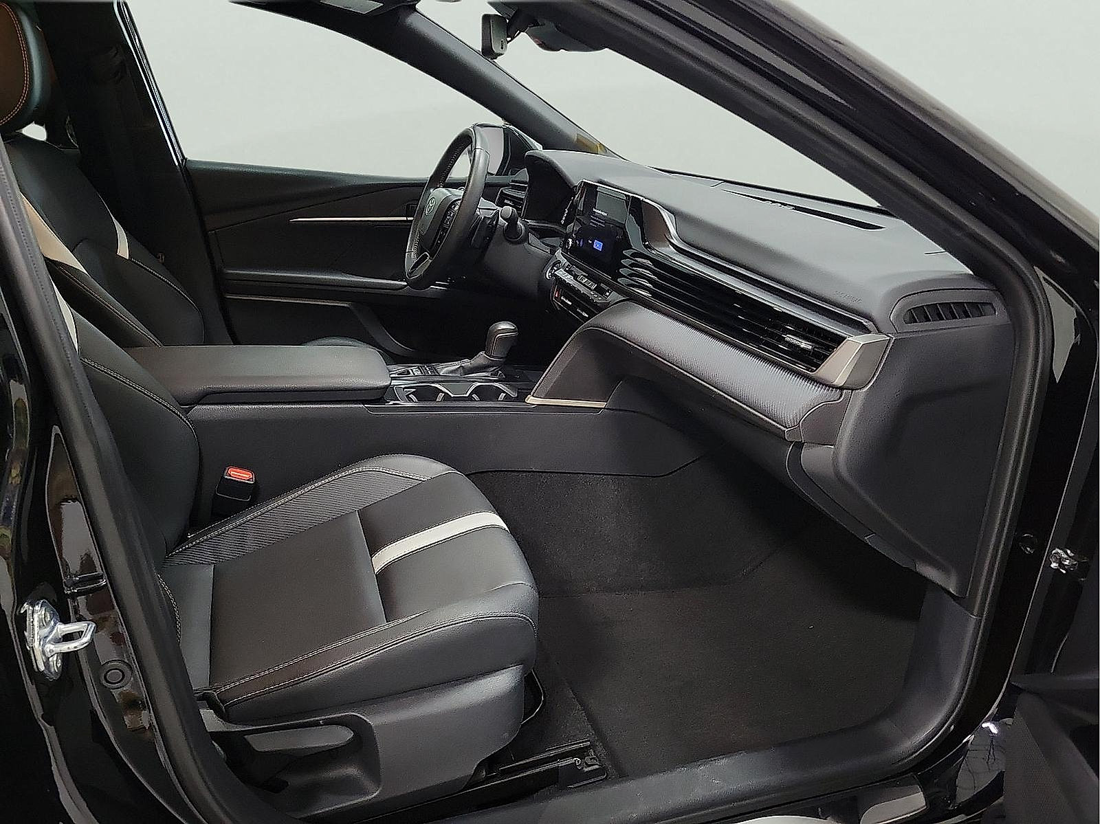 Certified 2025 Toyota Camry SE w/ Convenience Package FWD image 15