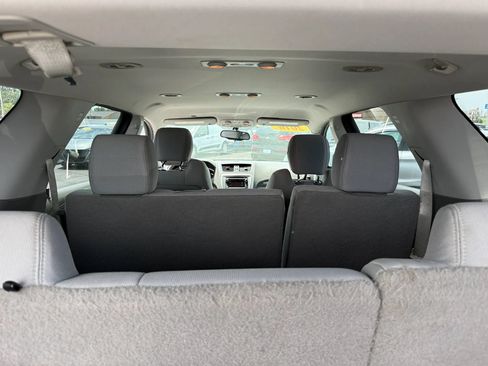 Used 2016 GMC Acadia SLE FWD image 7
