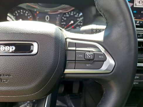 Used 2022 Jeep Compass Latitude w/ Sun and Sound Group AWD/4WD image 18